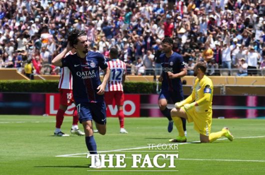 전반 추가시간 PSG의 두 번째 골을 넣은 비티냐의 골 세리머니./LA=AP.뉴시스