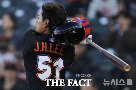 이정후가 최근 들어 잘 맞은 타구가 야수 정면으로 향하는 불운을 겪고 있다. /뉴시스