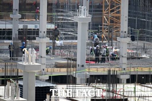 청년층이 건설 분야 취업을 기피하고 있는 것으로 나타났다. 부실공사와 안전사고 등 부정적 이미지가 영향을 미친 것으로 분석된다. /더팩트 DB