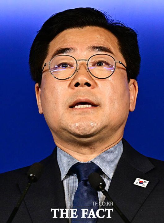 당대표 출마 선언을 하며 눈물 글썽이는 박찬대 전 원내대표.