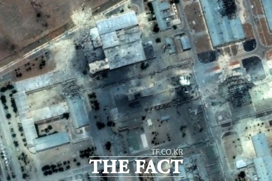 맥사 테크놀로지스가 제공한 위성 사진에서 22일(현지시간) 이란 이스파한 핵 시설이 미국의 공습으로 파손된 모습이 포착됐다. /이스파한=AP.뉴시스