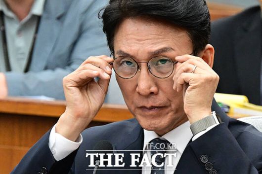 김민석 국무총리 후보자는 26일 "삶의 팍팍함 속에서도 공적 책임을 다해왔지만, 국민 여러분의 눈높이에 여전히 미흡하실 대목들에 송구하다"고 밝혔다. 민주당은 이르면 인사청문 시한인 29일 하루 뒤인 30일 본회의에서 인준안 표결을 단독 진행할 것으로 보인다. /남윤호 기자