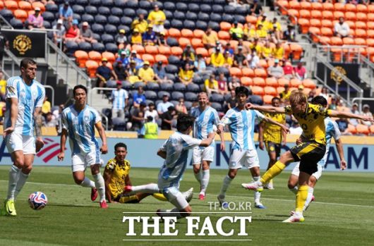 전반 36분 선제 결승골을 기록하고 있는 도르트문트의 다니엘 스벤손./신시내티(미 오하이오주)=AP.뉴시스