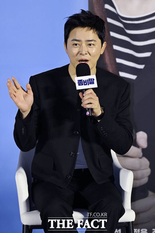 조정석은 좀비가 되어버린 딸을 세상으로부터 지켜내기 위해 고군분투하는 아빠 정환 역을 맡아 극을 이끈다. /장윤석 기자