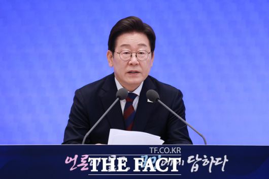 이재명 대통령이 3일 청와대 영빈관에서 열린 '대통령의 30일, 언론이 묻고 국민에게 답하다' 기자회견에서 발언하고 있다./뉴시스
