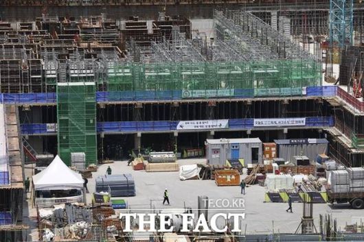 '건설안전특별법'이 발의된 이후 건설업계에서 반발이 거세지고 있다. 중대재해처벌법 등 이미 시행 중인 규제가 있는 상황에서 추가적인 처벌 법안이 나왔기 때문이다. /뉴시스