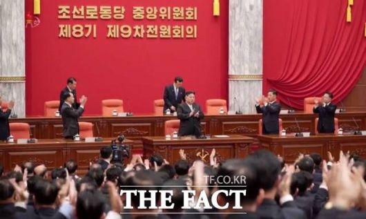 북한은 지난 2023년 남북 관계를 '동족 관계'가 아닌 '적대적 두 국가 관계'로 규정했다. 사진은 지난 2023년 12월 26일 북한 노동당 중앙위원회 본부 청사에서 소집된 제8기 제9차 전원회의 확대회의. /조선중앙TV 캡처