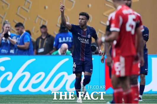 선제골을 터뜨린 PSG의 데지레 두에의 골 세리머니./애틀랜타=AP.뉴시스