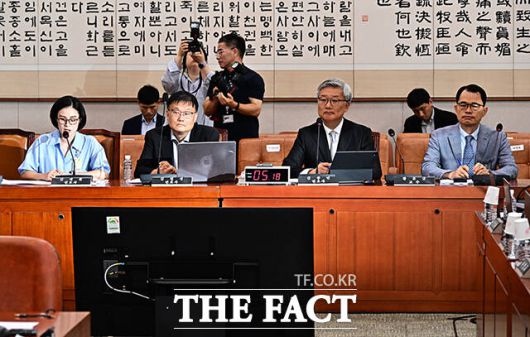 9일 오후 국회에서 열린 법제사법위원회 전체회의-검찰개혁 법안 관련 공청회 모습. /국회=배정한 기자