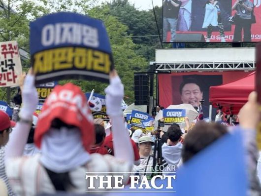 더팩트