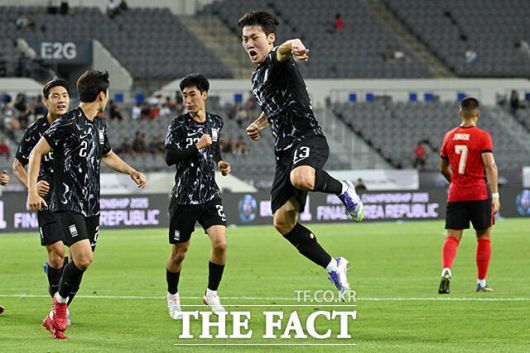 한국과 홍콩의 2025 동아시안컵 2차전이 11일 오후 용인미르스타디움에서 열린 가운데 강상윤이 득점 후 기뻐하고 있다. /용인미르스타디움=남용희 기자