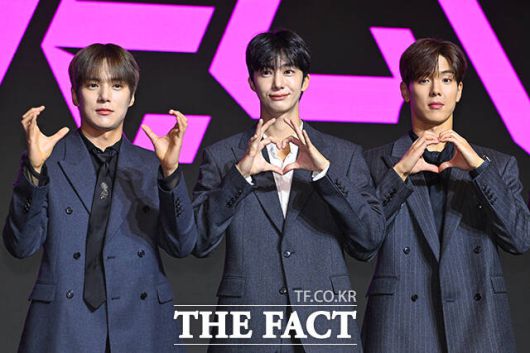 데뷔 10주년을 맞이한 몬스타엑스는 "안주하지 않겠다. 뒤를 돌아보지 않고 앞을 보는 자세를 취할 것"이라고 소감을 전했다. /서예원 기자