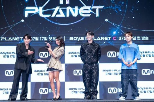 임한별 효린 백구영 저스디스(왼쪽부터)가 Mnet 오디션 프로그램 '보이즈 2 플래닛' 공동 마스터로 출연하는 가운데 관전 포인트를 귀띔해 기대감을 높였다. /Mnet