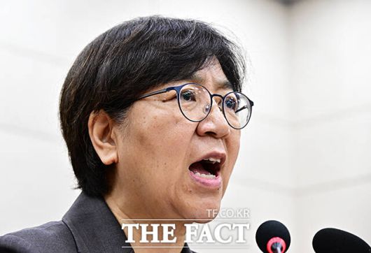 질의에 답변하는 정은경 보건복지부 장관 후보자.