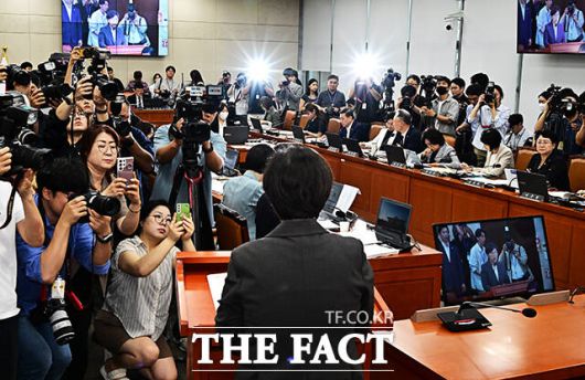 모두발언 하는 정은경 보건복지부 장관 후보자.