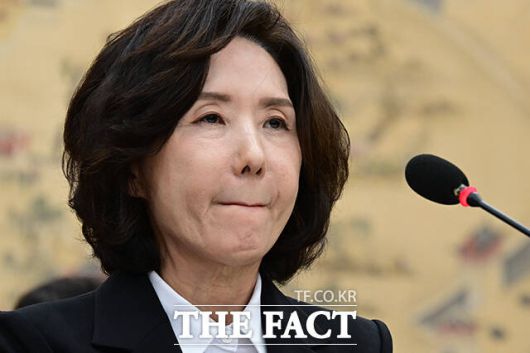 이진숙 사회부총리 겸 교육부 장관 후보자가 16일 국회 교육위원회에서 열린 인사청문회에 출석해 의원 질의를 듣는 모습. 이 후보자는 제자 논물 표절 의혹과 자녀 조기유학 논란에 휩싸였다. /남윤호 기자