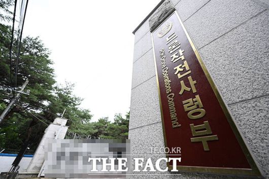 12.3 비상계엄과 관련해 윤석열 전 대통령의 내란·외환 혐의를 수사하는 특별검사팀이 14일 오전 경기 포천시 드론작전사령부를 압수수색 중인 가운데 드론작전사령부가 삼엄한 모습을 보이고 있다. /포천=박헌우 기자