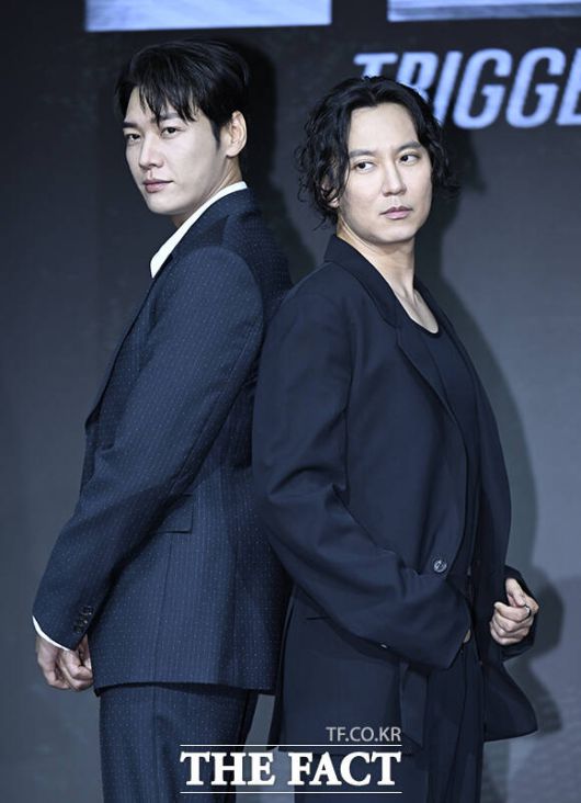 배우 김영광(왼쪽)과 김남길이 넷플릭스 새 시리즈 '트리거'를 통해 호흡을 맞춘다. /장윤석 기자