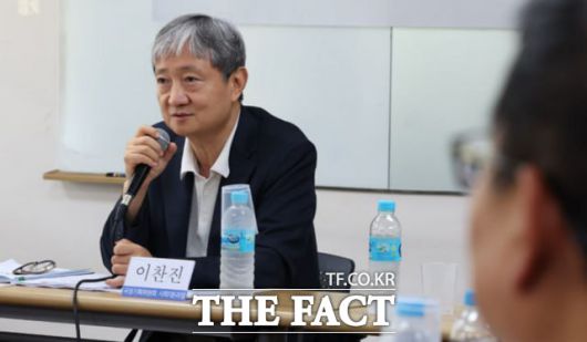 이찬진 국정기획위원회 사회1분과장은 21일 오후 서울 종로구 정부서울청사 창성동 별관 중회의실에서 열린 노동 안전 보건단체 정책간담회에서 "일터는 누구에게나 안전해야 하고 존엄한 곳이 돼야 한다"고 말했다. /뉴시스