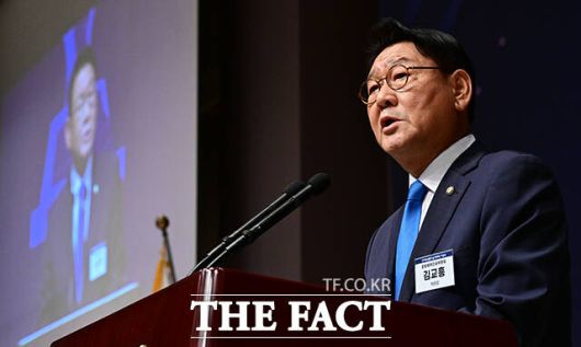 김교흥 국회 문화체육관광위원장이 축사를 하고 있다.