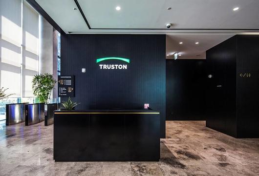 30일 업계에 따르면 태광산업은 28일 트러스톤이 고가의 공개매수를 압박하고 블록딜(시간 외 대량매매) 공시 전 지분을 대거 매도했다며 금융감독원에 공식 조사를 요청했다. /트러스톤자산운용