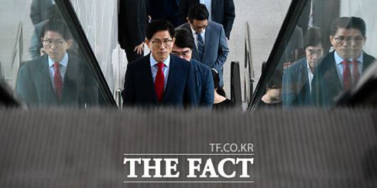 비전과 공약 발표를 위한 기자회견에 나선 김문수 전 고용노동부 장관.