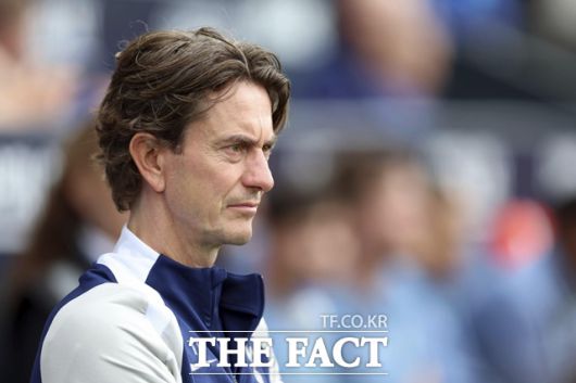 안지 포스테코글루 감독에 이어 토트넘 지휘봉을 잡은 토마스 프랑크 감독./AP.뉴시스