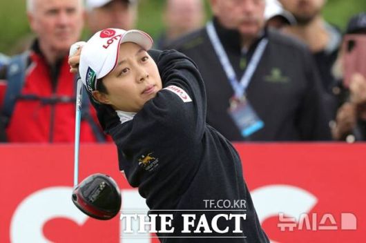 김효주가 스코티시여자오픈에서 티샷을 하는 모습. 로티 워드에게 아쉽게 우승을 내주고 2위에 올랐다./AP.뉴시스