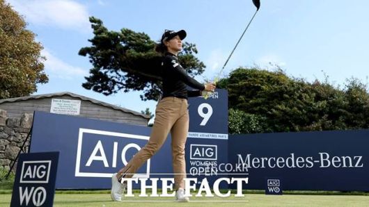 리디아 고가 지난해 자신이 우승한 AIG위민스오픈 최종라운드 9번홀에서 티샷을 날리는 모습.LPGA