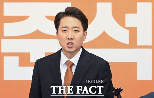 더불어민주당 의원들이 최근 이준석(사진) 개혁신당 대표에 대한 체포동의안이 국회로 넘어온다면 찬성하겠다는 의견을 내고 있다. 이 대표는 국민의힘 대표였던 지난 2022년 윤석열 전 대통령 부부와 함께 지방선거 및 재보궐 선거 공천에 부당하게 개입했다는 의혹을 받는다. /박헌우 기자