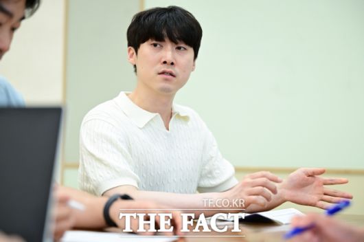 지난달 30일 오후 기업은행 본점에서 영스타 PB들이 더팩트와 인터뷰를 하고 있다. 사진은 김근수 팀장(중계동 WM센터). /남윤호 기자