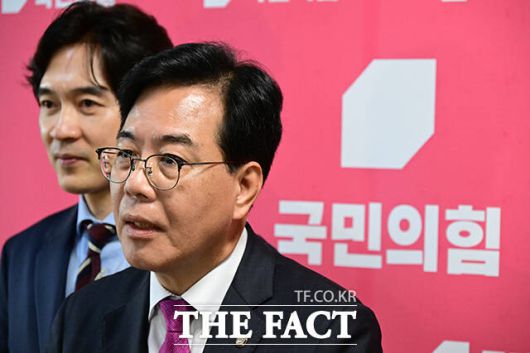 송언석 국민의힘 비상대책위원장 겸 원내대표가 11일 서울 여의도 국회에서 '광복절 특별사면' 발표와 관련해 입장을 밝히고 있다. /국회=남윤호 기자