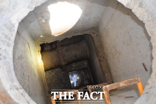 전문가들은 여름철마다 반복적으로 발생하는 밀폐공간의 질식 사고가 충분히 예측할 수 있는 사고임에도, 이를 예방하지 못하는 것은 법의 '사각지대' 때문이라고 지적한다. 사진은 기사와 무관. /더팩트 DB