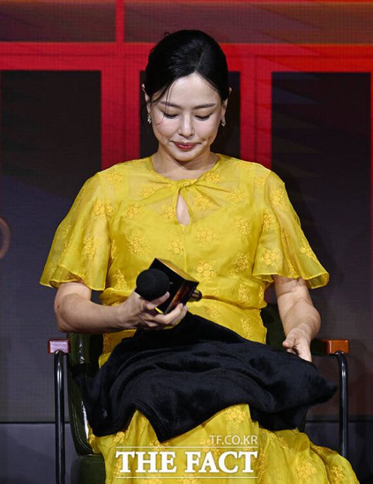 배우 이하늬가 18일 오전 서울 마포구 호텔 나루 서울 엠갤러리에서 열린 넷플릭스 새 시리즈 '애마' 제작발표회에 참석하고 있다. /박헌우 기자