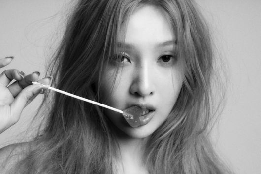 조이는 첫 미니 앨범 'From JOY, with Love'로 충분한 매력을 갖춘 음색, 어느 장르에도 잘 어울리는 깔끔한 보컬, 꽤 폭넓은 음역대와 다양한 표현법을 들려줬다. /SM엔터