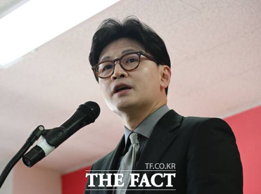 '김문수 체제'의 출범이 본인의 정치적 행보에 더 유리할 것이라는 계산이 깔린 것으로 보인다. 사진은 국민의힘 최종 후보에 탈락한 한동훈 국민의힘 전 대표가 지난 5월7일 오후 서울 여의도 대하빌딩에서 열린 선거 캠프 해단식에서 발언하고 있다. /이새롬 기자