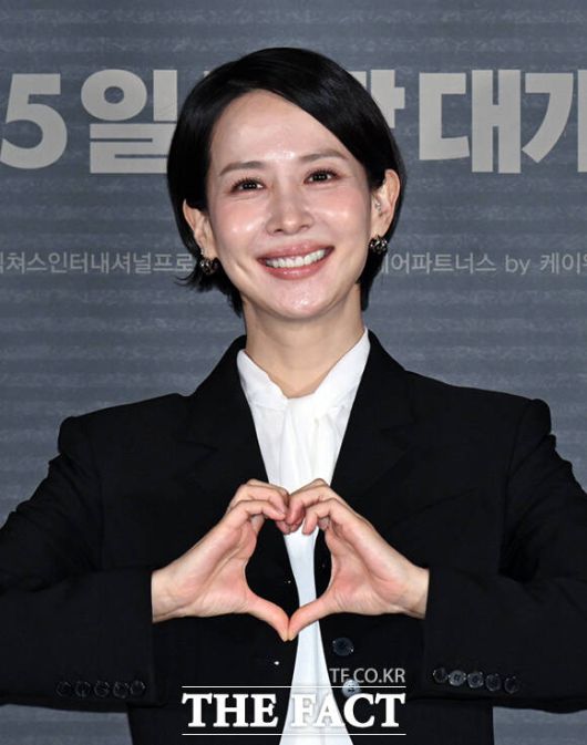 조여정은 특종이 간절한 베테랑 기자 백선주 역을 맡아 열연을 펼친다. /이새롬 기자