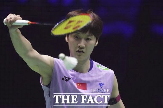 경기 중 발목 부상에도 불구하고 투혼을 발휘한 중국의 천위페이./파리=AP.뉴시스