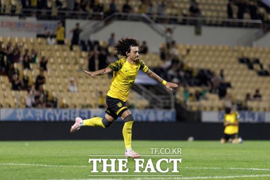결정적 순간 존재감을 발휘하고 있는 전남 발디비아./K리그