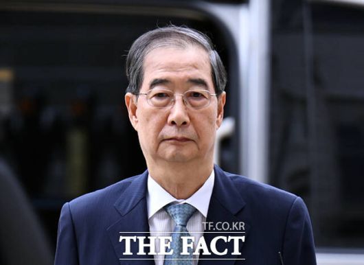 특검팀은 '서희건설 매관매직 의혹' 관련 한덕수 전 국무총리도 참고인 신분으로 불러 조사할 방침이다. 특검팀은 "한 전 총리가 오는 9일 오후 2시 출석하는 것으로 조정됐다"고 밝혔다. /이새롬 기자