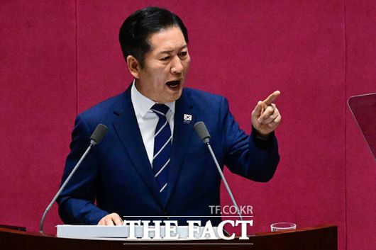 정청래 더불어민주당 대표가 9일 오전 서울 여의도 국회 본회의장에서 교섭단체 대표 연설을 하고 있다. /국회=남윤호 기자