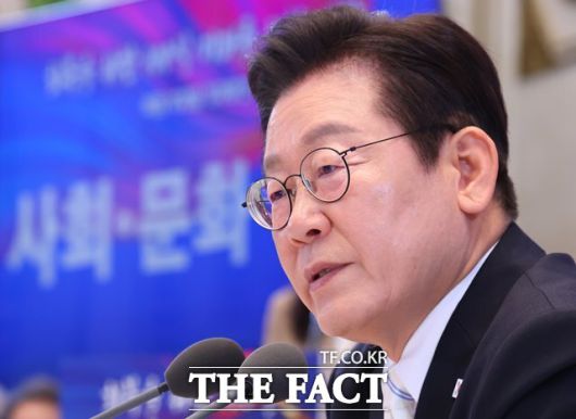이재명 대통령이 11일 오전 청와대 영빈관에서 열린 취임 100일 기자회견에서 발언하는 모습. 이 대통령은 모두발언에서 "앞으로 남은 4년 9개월은 '도약과 성장의 시간'"이라고 강조했다. /뉴시스