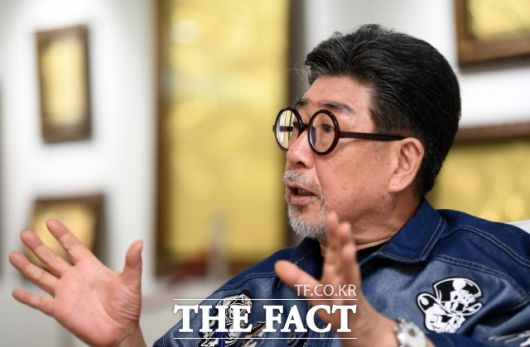 "금빛은 변치 않는 빛, 영원한 가치의 상징이다." 김 화백의 작품은 국내뿐 아니라 세계 곳곳에서도 큰 반향을 일으켰다. 특히 왕실과 대통령궁 등 특별한 곳, 특별한 사람들의 관심과 호응은 늘 화제가 됐다. /더팩트 DB