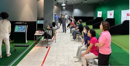 파크골프 인기에 힘입어 스크린 파크골프 객장도 크게 늘고 있다. 전영창 케이파크골프 대표에 따르면 전국 매장 수가 1000개를 넘어서고 있다. 사진은 창스파크골프 구로센터의 모습. / 케이파크골프 제공