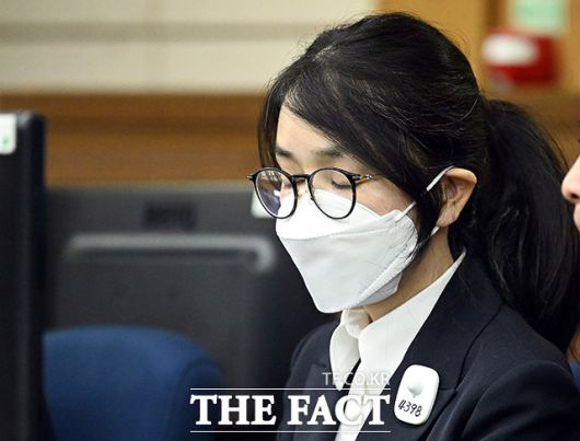 서울남부구치소에 수감된 윤석열 전 대통령 부인 김건희 여사가 지지자들을 향해 "여러분의 편지와 응원이 아니었다면 이 긴 어두운 터널에서 버티지 못했을 것"이라며 "추석 행복하게 잘 보내라. 여러분을 위해 늘 기도하겠다"는 옥중 메시지를 냈다. /사진공동취재단