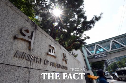 외교부는 매년 '30년 경과 비밀해제 외교문서'를 공개한다. <더팩트>는 1988년 5월 19일 미국 월스트리트저널(WSJ)의 폭로로 드러난 노스롭 항공사의 F-20 전투기 로비 의혹과 관련해 당시 상황을 두 편으로 나눠 재구성했다. /임영무 기자