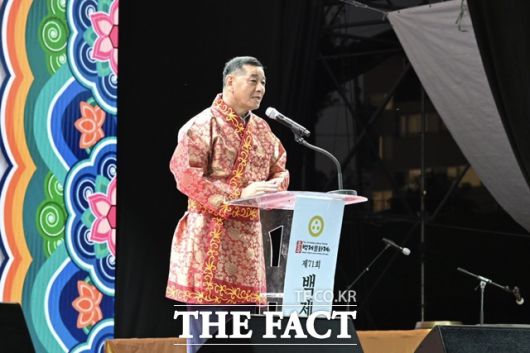 영상대제에서 축사하고 있는 최원철 공주시장. /공주시