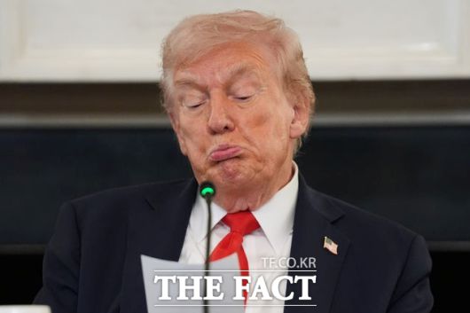 트럼프 대통령이 10일(현지 시각) 노벨평화상 불발 이후 "나는 수백만 명의 생명을 구했기 때문에 그걸로도 만족한다"고 발언했다. / 뉴시스