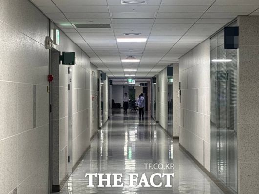 국정감사를 앞둔 10일 각 의원실 관계자는 토론회나 세미나와 같은 각종 행사 일정을 최소화하고 PPT와 질의서 제작, 추가 자료 요청 등 국정감사 준비에 몰두했다. /국회=이하린 기자