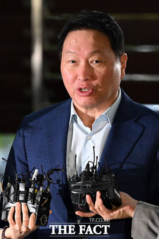 미국 출국하는 최 회장 "법원의 판단에 더이상 할 말 없다"